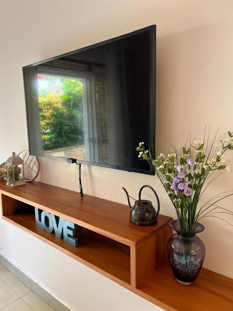 Alsander Homes Raspberry カンパラ エクステリア 写真